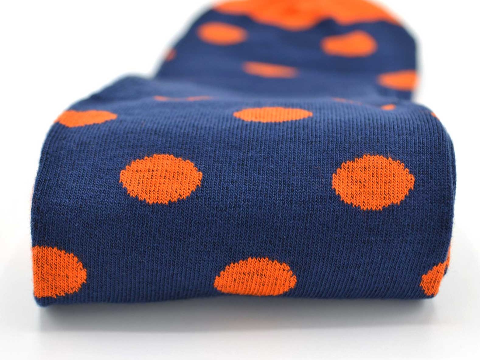 chaussettes-fantaisie-hommes-femmes-en-coton-bleu-marine-à-motif-gros-oranges-remaillées-à-la-main